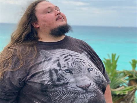 “Не переедайте”: Лука Затравкин показал, как ему тяжело добираться до ...