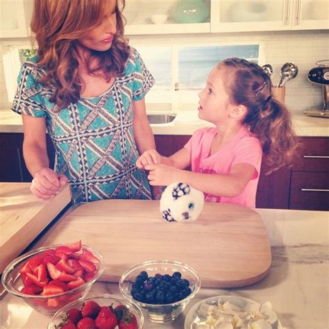 Giada and her mini me Jade cooking together. | Giada de laurentiis ...