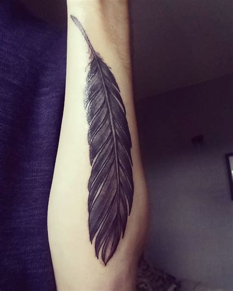 Raven Feather Tattoo | Tattoo Ideas and Inspiration | Feather tattoo ...