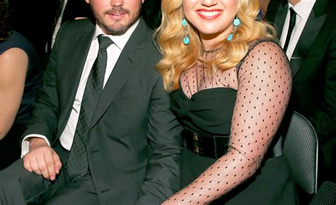 Kelly Clarkson Gives Birth to a Baby Girl