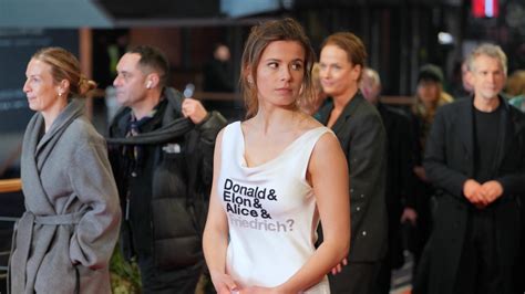 Luisa Neubauer bei der Berlinale 2025: Ein starkes Mode-Statement für