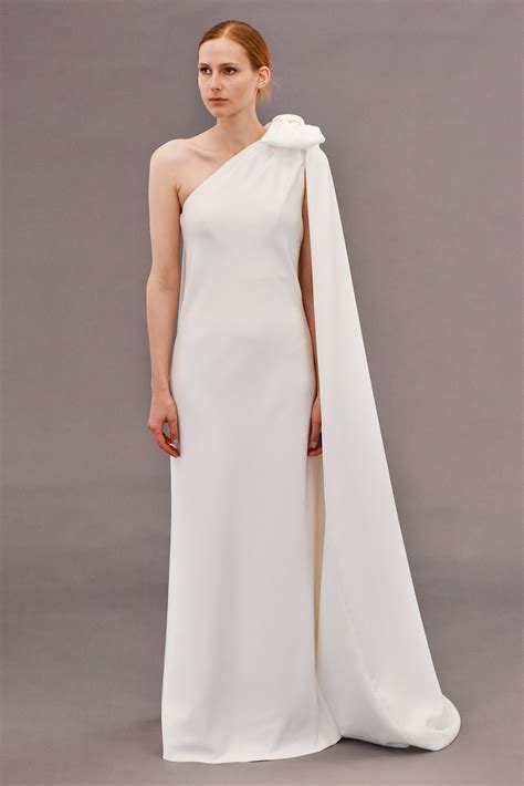 Bridal Fall 2017 Trend: Sleek and Modern [PHOTOS]