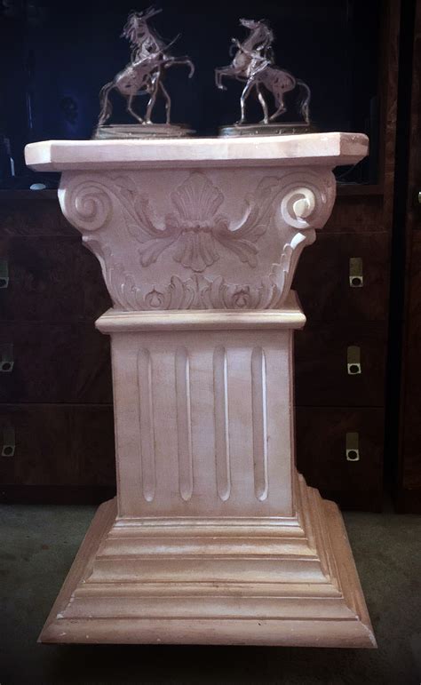 pedestal  dining table  sculpture instappraisal