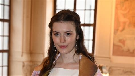 Galerie: Sára Korbelová se proměnila v princeznu z pohádky – fotka 3 ...