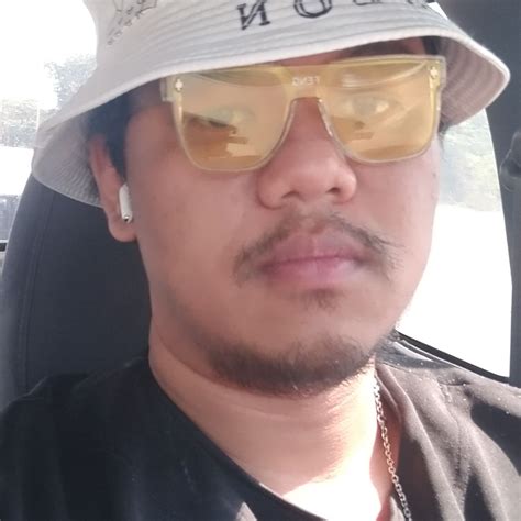 CatDumb - ทำเอาคนแห่สมัครกันให้ควั่ก เมื่อนางแบบสาวสวยใน OnlyFans