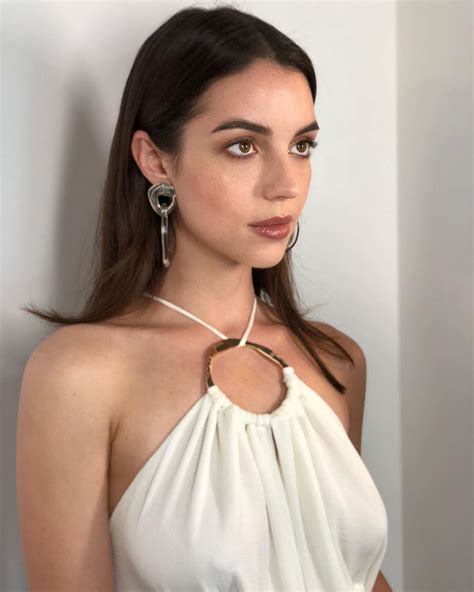 Adelaide Kane - Personal Pics 12/25/2018 • CelebMafia