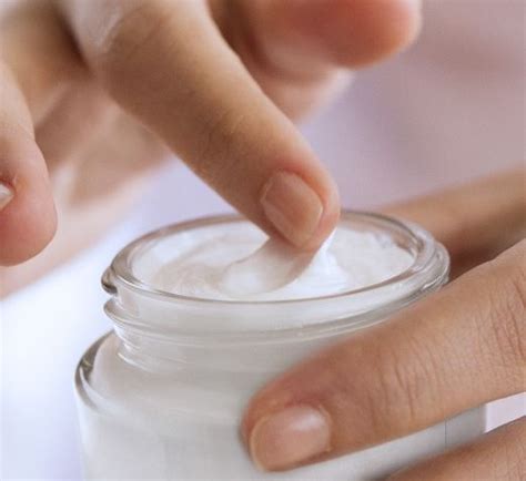 فروش هیدروکینون (Hydroquinone) - خرید هیدروکینون - آریانا شیمی