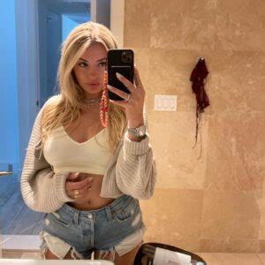 The Aftermath of Corinna Kopf's Nudes: A Timeline - sng8dsj
