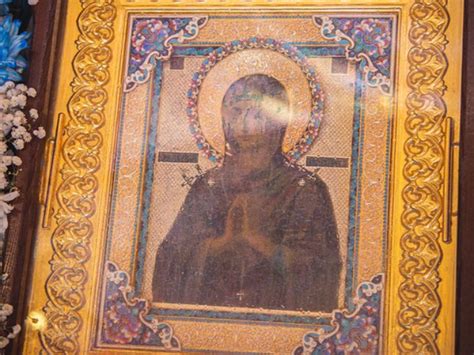 Чудотворна икона Пресвете Богородице из Русије донесена у Подгорицу (ФОТО)