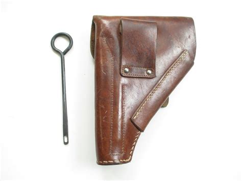 MILITARY TYPE LEATHER PISTOL HOLSTER LOT - Switzer's Auction ...