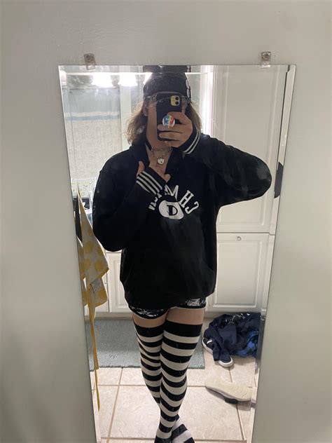 Hello fellow femboys :D : r/femboy