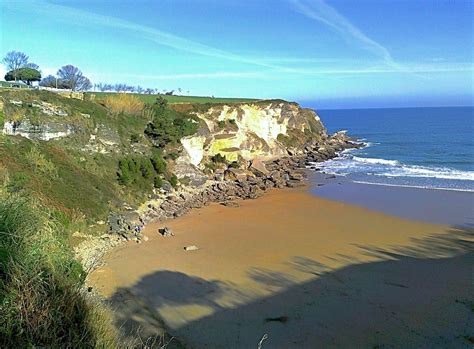 playas y paseos por la costa: ACANTILADOS DE PLAYA DE MATALEÑAS EN