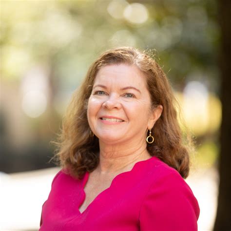 Colleagues discuss the creative vision of amanda richardson 4