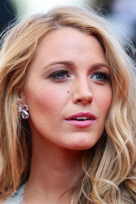 Blake Lively’s “Antique Grandma” Manicure Is Surprisingly Chic ...