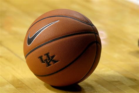 Kentucky gets a surprise return from the transfer portal