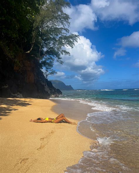 Jessica Nicole Lowe | 🌊🥥🍍 | Instagram