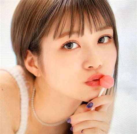 meru nukumi | 裏LUZ | Model poses, Women, Model