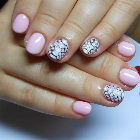 Дизайн ногтей чешуя фольга литье розовый маникюр короткие ногти | Nails ...