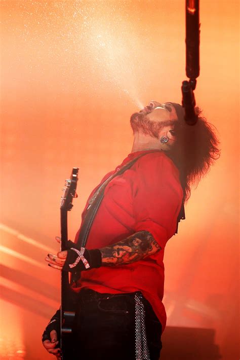 Review: Motley Crue, Def Leppard, Poison, Joan Jett bring tour to town