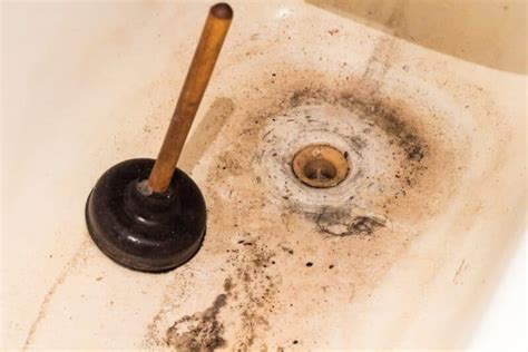 7 Ways to Unclog a Bathtub Drain Full of Hair (without Plunger)