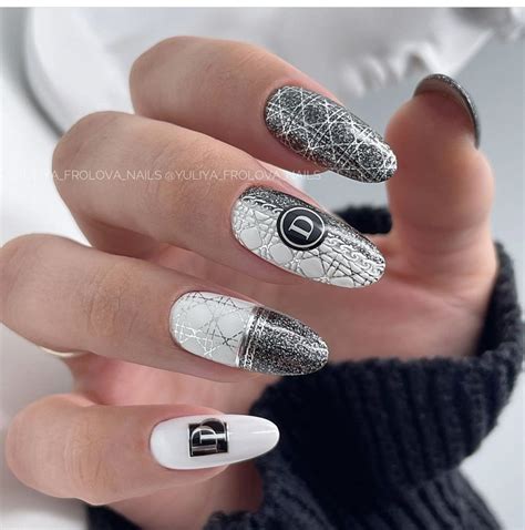 Пин от пользователя Pinky LaFata на доске Nails branded | Дизайнерские ...