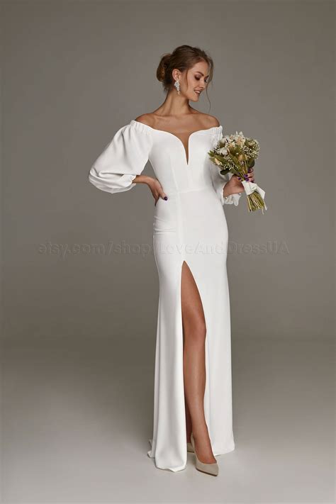 simple long sleeve wedding dress 2