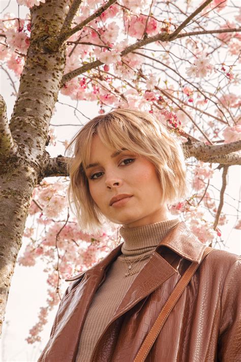 interview nina nesbitt finds  love language   lp alskar