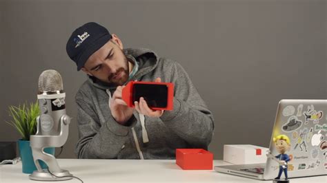Распаковка OnePlus 5T, первое впечатление и обзор комплектации - YouTube