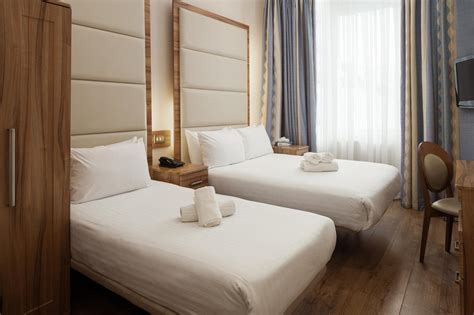 royal eagle hotel london