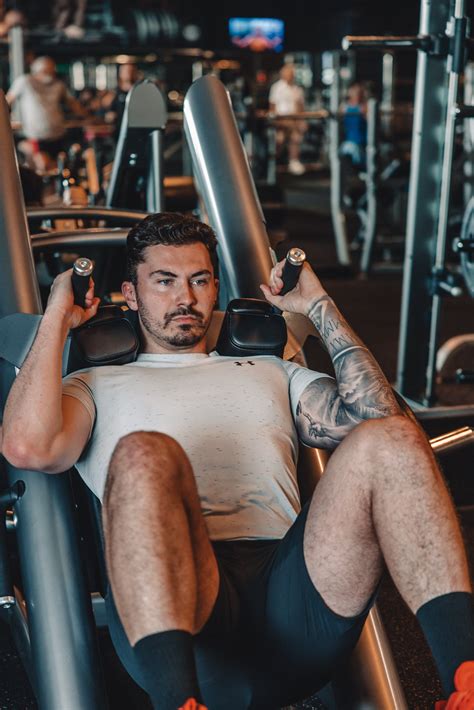 Pause Squats: Boost Strength with This Simple Trick! - T7FIT