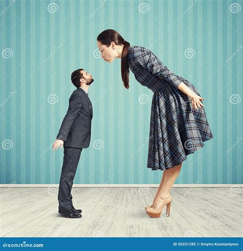 Big Woman Kissing Small Man Stock Image - Image of happy, romance: 50331285