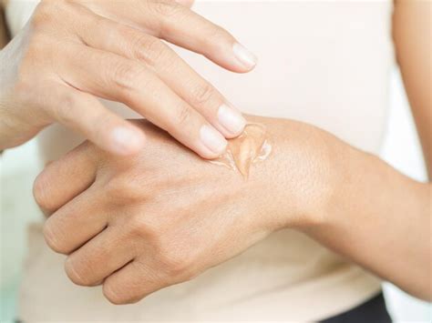 Premium Photo | Woman Apply Aloe Vera Gel Cream Lotion on Skin Arm