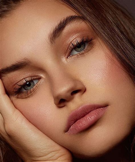 Bronzed eyes + lip taint | Skin makeup, Pink makeup, Bridal makeup