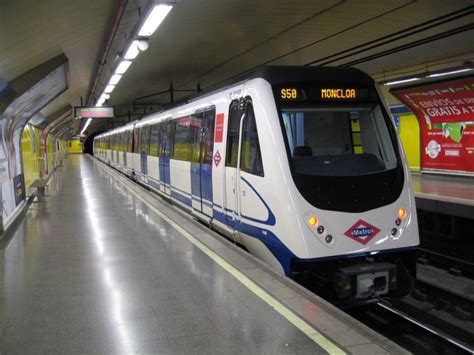 Getting around Madrid by metro - Naked Madrid