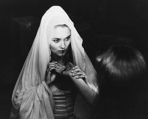 12 Classic Lesbian Vampire Movies to Steam Up Your Halloween – IndieWire