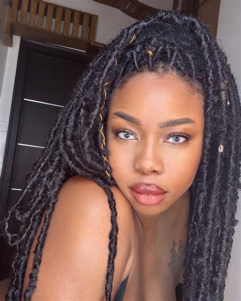 Tokyo Tea : Qui est l'influenceuse américaine à la poitrine XXL