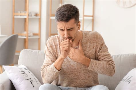Tosse Com Catarro E Sangue - Tosse com Sangue: 9 causas comuns (e o que fazer) - Tua Saúde