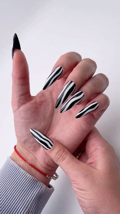 Как нарастить гелевые типсы + полосатый дизайн ногтей #wally_nails # ...