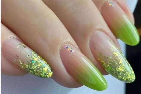 Unha Em Gel Verde Claro - Unha em Gel Verde: Tendências Coloridas 2025 | UnhasEsmaltes