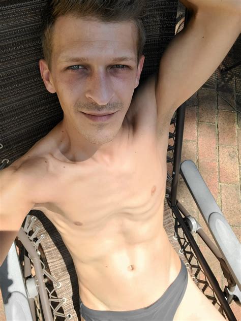 Soaking up the sun, need to find a place to sunbathe nude | Scrolller