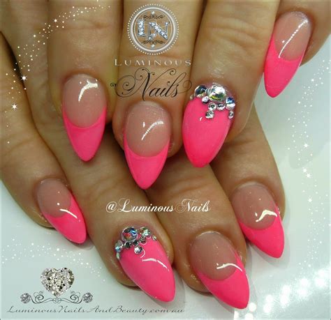 Luminous+Nails+&+Beauty,+Gold+Coast+Queensland.+Hot+Pink+Nails+with