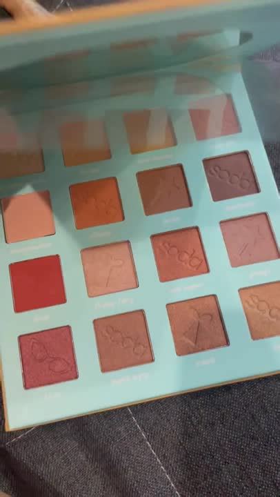 Тени для век SODA EYESHADOW PALETTE #makeitslay Тени для век CREATE YO ...