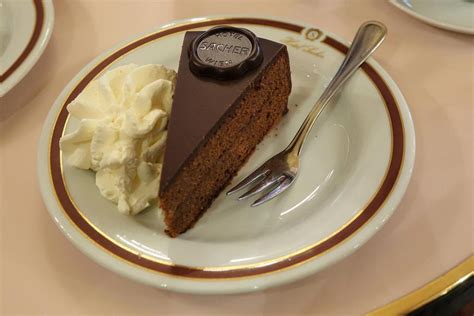 how to pronounce sacher torte