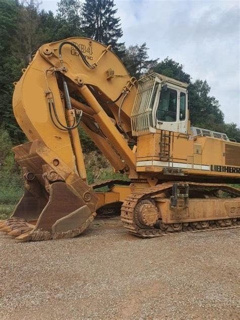 liebherr    litronic crawler excavator  belgium  sale