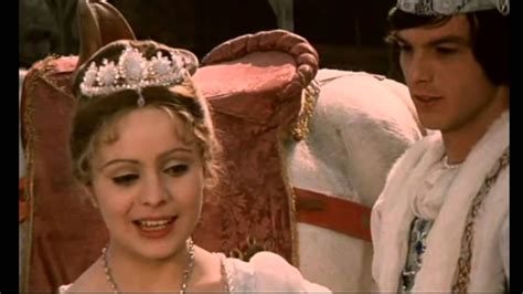 Trois Noisettes pour Cendrillon ENFIN en DVD ! - YouTube