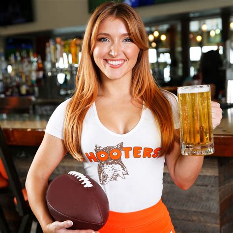 Hooters of Brunswick added a new... - Hooters of Brunswick