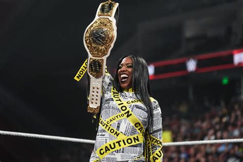 WWE star Naomi is pregnant and has relinquished world championship