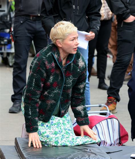 Michelle Williams Filming at the "Dying for Sex" Set in Brooklyn 04-17