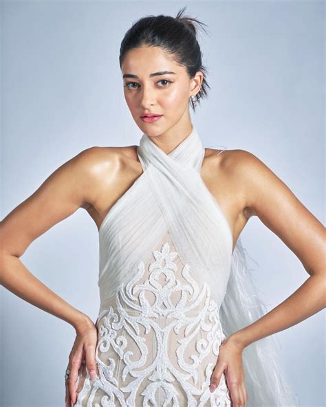 ananya panday namasthe