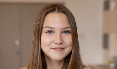 Isabelle Nélisse Body Measurements, Height, Weight, Bra Size, Shoe Size